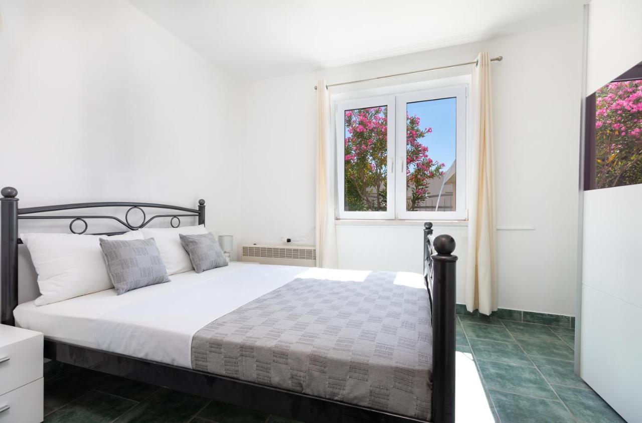 Apartments Villa Maja Rogoznica  Kültér fotó