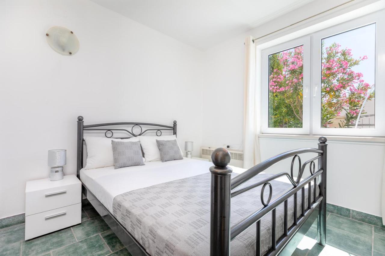 Apartments Villa Maja Rogoznica  Kültér fotó